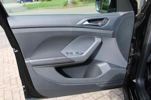Volkswagen T-Cross 1.0 Virtual, Camera, Keyless, Adaptieve cruise, LED, Parksens. V en A, 18" LMV, Stoelverwarming