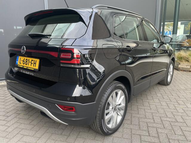 Volkswagen T-Cross 1.0 TSI Life Achteruitrijcamera - Cruise control - Airco - Trekhaak - Dakrails - Stuur leder - Stuur multifunctioneel