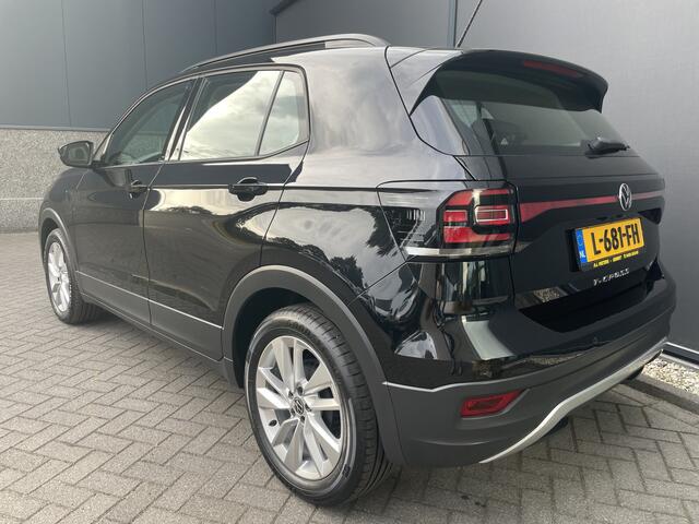 Volkswagen T-Cross 1.0 TSI Life Achteruitrijcamera - Cruise control - Airco - Trekhaak - Dakrails - Stuur leder - Stuur multifunctioneel