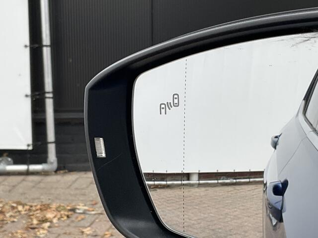 Volkswagen T-Cross 1.0 TSI Style Business R Adapt Cruise Stoelverw Bliss