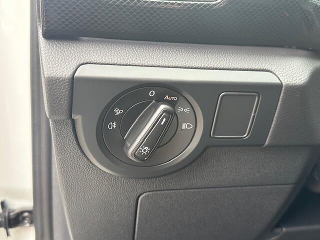 Volkswagen T-Cross 1.5 TSI R-Line / Trekhaak orig. / Led koplampen / Digitaal inst.paneel