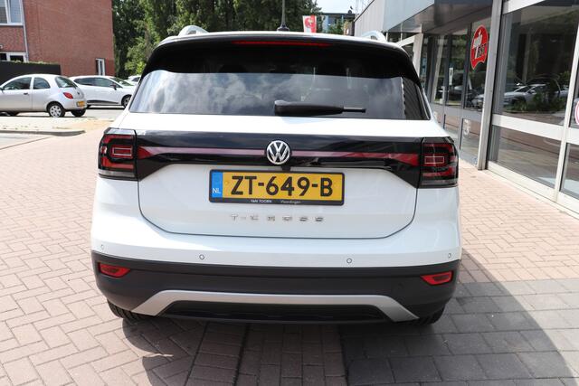 Volkswagen T-Cross 1.0 TSI Style, automaat, navigatie, dodehoek detector.