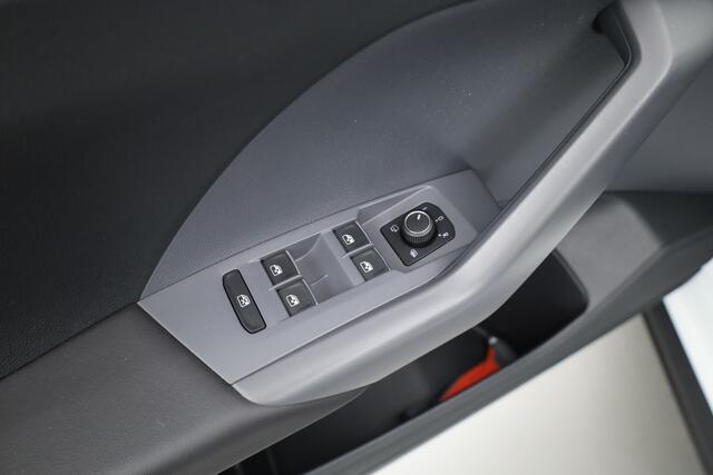 Volkswagen T-Cross 1.0 TSI Style DSG | Camera | Adapt. Cruise | Trekhaak | Beats | LED | Dodehoekdet. | 18'' | Keyless