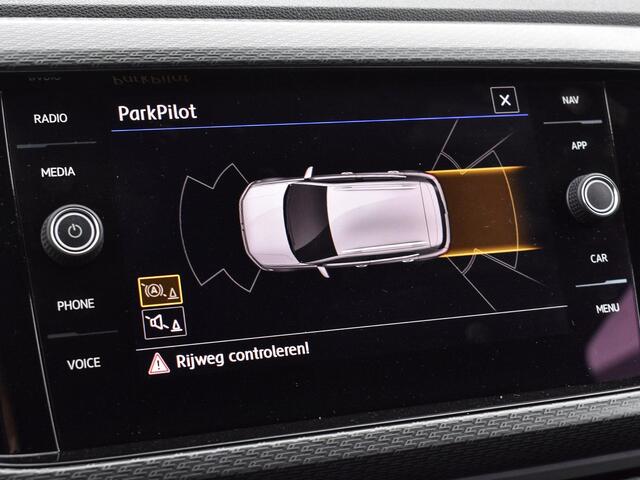 Volkswagen T-Cross 1.0 TSI 115pk DSG R-line · Apple/Android Car Play · Keyless · Trekhaak · Alarm Klasse III · Virtual Cockpit · 18'' Inch ·