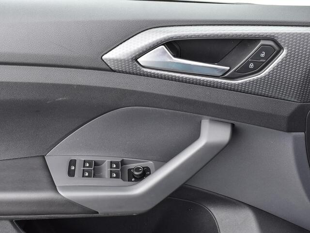 Volkswagen T-Cross 1.0 TSI 115pk DSG R-line · Apple/Android Car Play · Keyless · Trekhaak · Alarm Klasse III · Virtual Cockpit · 18'' Inch ·