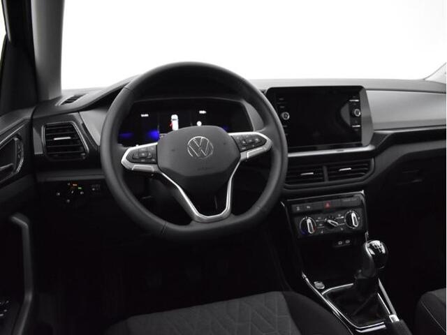 Volkswagen T-Cross Life Edition 1.0 TSI 95 pk 5 versn. Hand · Airconditioning automatisch, 2-zone (climatronic) · Velgen 'ventura', 17 inch lichtmetaal