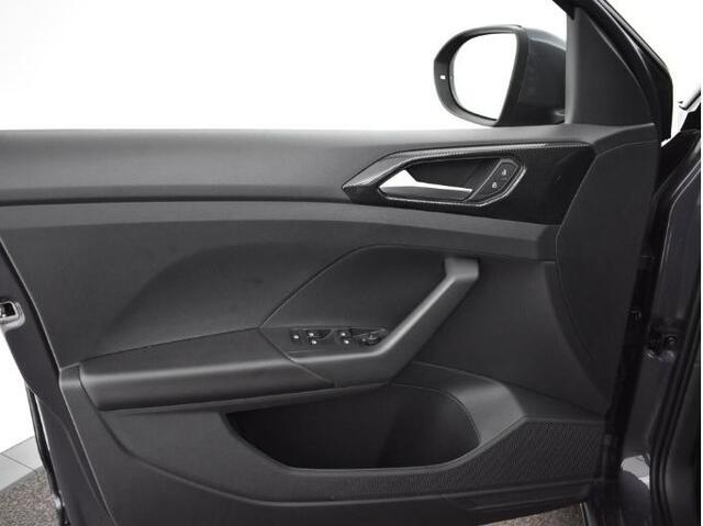 Volkswagen T-Cross Life Edition 1.0 TSI 95 pk 5 versn. Hand · Airconditioning automatisch, 2-zone (climatronic) · Velgen 'ventura', 17 inch lichtmetaal