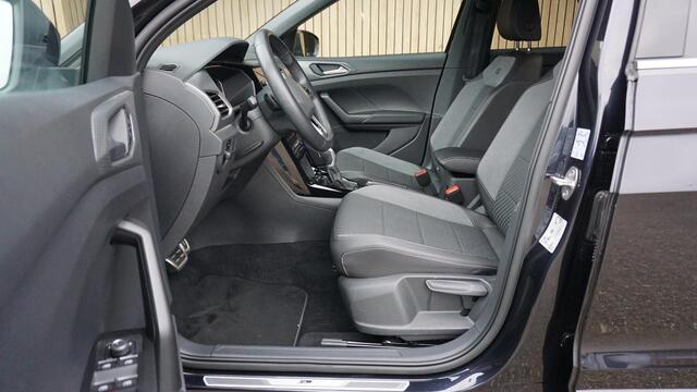 Volkswagen T-Cross 1.0 TSI 110pk DSG 3x R-Line Virtual Cockpit 18inch LM Keyless A-Camera Adaptive Cruise *VW Drive Select* 65342km!