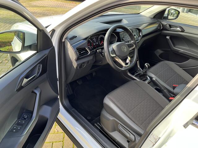 Volkswagen T-Cross 1.0 TSI Life | ADAPT. CRUISE | CARPLAY | CLIMA | FULL LED | PDC | STOELVERW.