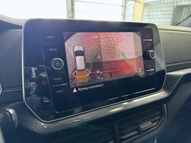 Volkswagen T-Cross ? NIEUWE AUTO ? 1.5 TSI 150PK R-LINE EDITION TREKHAAK BLINDSPOT LED 18''LMV IQ CAMERA STOELVERW ?2025? "Volkswagen rijden begint bij Topautos.nl - 75 topmodellen direct op voorraad!"