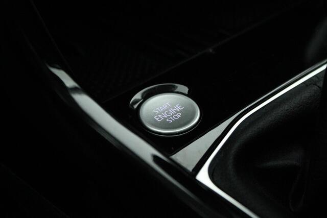 Volkswagen T-Cross 1.0 TSI 116pk DSG Life Edition Stoelverwarming Camera Keyless Virtual Cockpit App-Connect