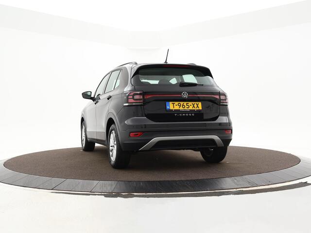 Volkswagen T-Cross 1.0 TSI 110pk DSG Style · Camera · Apple/Android Car Play · ACC · Active Info Display · Navigatie · P-Sensoren · Clima · Garantie t/m 13-10-2027 of 100.000km