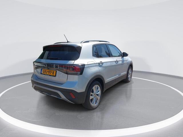 Volkswagen T-Cross Life Edition 1.0 TSI 95 PK 5 versn. hand · Allseasonbanden · Achteruitrijcamera · Keyless Entry · Draadloze telefoonlader ·