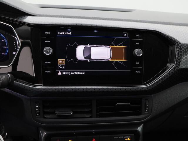 Volkswagen T-Cross 1.0 TSi Style 115 Pk | Adaptive Cruise | Navigatiesysteem | Full Led | Trekhaak | CarPlay | 18 Inch | 27.089 Km!