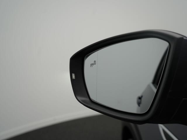 Volkswagen T-Cross 1.5 TSI Style Business R - Occasion Lease vanaf ¤544 p/m - RIJKLAARPRIJS - R-Line - Automaat - All Seasonbanden - Achteruitrijcamera - Apple Carplay - Android Auto