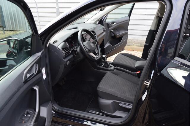 Volkswagen T-Cross 1.0 TSI Life O.a: PDC, Afn. Haak, Carplay, Airco, Navi, Rijklaar, Etc. All-in prijs!
