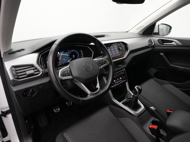 Volkswagen T-Cross 1.0 TSI 95 pk Active | Achteruitrijcamera | Stoelverwarming | Adaptive Cruise | Navigatie