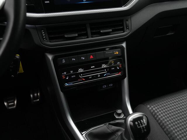 Volkswagen T-Cross 1.0 TSI 95 pk Active | Achteruitrijcamera | Stoelverwarming | Adaptive Cruise | Navigatie