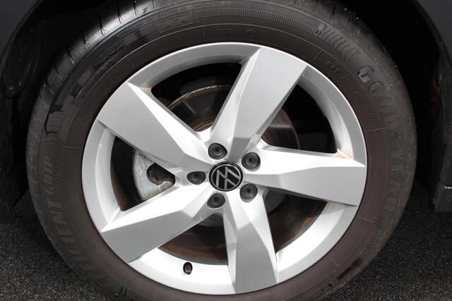 Volkswagen T-Cross 1.5 TSI 150pk DSG Style | Navigatie | Wireless app connect | Aadaptive cruise control | Camera | Climate Control | Led | Dab | Stoelverwarming