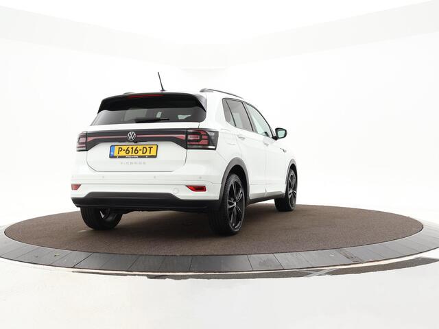 Volkswagen T-Cross 1.0 TSI 110PK DSG R-Line · Camera · Apple/Android Car Play · P-Sensoren · Stoelverwarming · 18'' velgen ·
