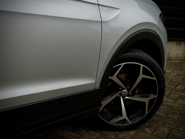 Volkswagen T-Cross 1.0 TSI LIFE DSG|STOELVERW|LANEASS|CARPLAY 18'' R