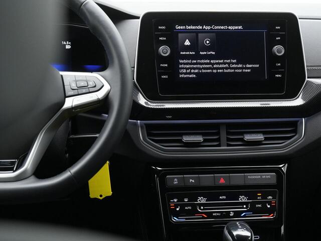 Volkswagen T-Cross 1.5 TSI 150 pk DSG R-Line | Trekhaak | IQ Light | Achteruitrijcamera | Stoelverwarming | Adaptive Cruise