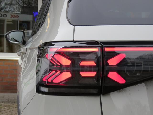 Volkswagen T-Cross VOLKSWAGEN T-CROSS 1.5 TSI 150pk R-LINE DSG-aut. / Trekhaak / IQ Light / Camera / FABRIEKS garantie