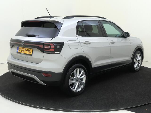 Volkswagen T-Cross 1.0 TSI Life | Achteruitrijcamera | CarPlay | Adaptieve cruise control | Airco | Elektrisch inklapbare | Lane- en frontassist |