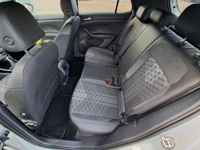 Volkswagen T-Cross 1.5 TSI 150pk DSG R-Line | IQ.Light | ACC | Camera | Trekhaak