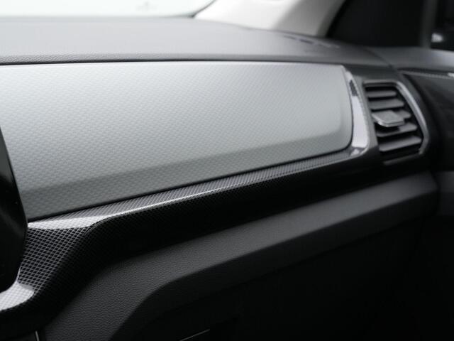 Volkswagen T-Cross 1.0 TSI 95 pk Life Edition | Trekhaak | Achteruitruitrijcamera | Stoelverwarming | Adaptive Cruise