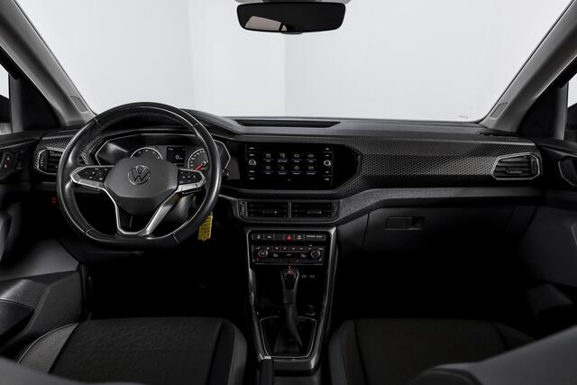 Volkswagen T-Cross 1.5 TSI 150 PK Style - Automaat | Adapt. Cruise | Stoelverw. | PDC | Camera | App. Connect | ECC | Trekhaak | LM 17" |