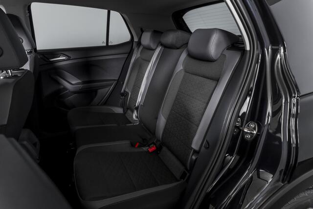 Volkswagen T-Cross 1.5 TSI 150 PK Style - Automaat | Adapt. Cruise | Stoelverw. | PDC | Camera | App. Connect | ECC | Trekhaak | LM 17" |