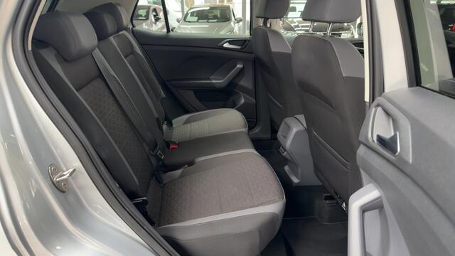 Volkswagen T-Cross 1.0 TSI Style Automaat / Trekhaak / All season banden