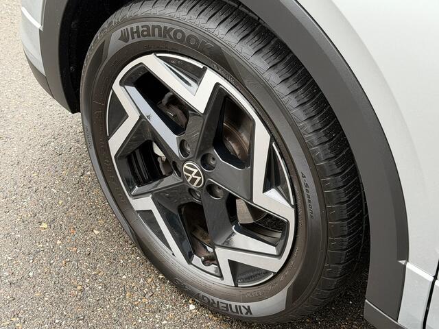 Volkswagen T-Cross 1.5 TSI 150pk DSG R-Line | Camera | Trekhaak | Navi | IQ light | Rijklaar incl. garantie