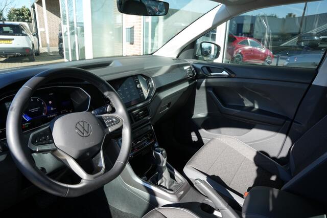 Volkswagen T-Cross 1.0 TSI STYLE R line. ALL in prijs. Carplay, Digital Dash, Camera, Navi