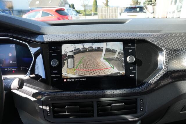 Volkswagen T-Cross 1.0 TSI STYLE R line. ALL in prijs. Carplay, Digital Dash, Camera, Navi
