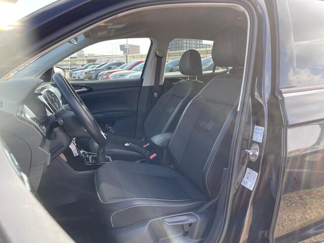 Volkswagen T-Cross 1.0 TSI Life / Parkeersensoren V+A / App Connect / Getint Glas / 17'' LMV / VW