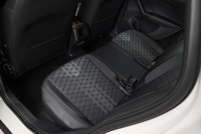 Volkswagen T-Cross 1.5TSI/150pk DSG R-Line Blackstyle|2025|Trekhaak|Navi|PDC+Camera|LED|Virtual Cockpit|Cruise+ACC|PDC|18"York Black