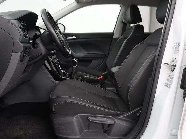 Volkswagen T-Cross 1.0 TSI Life | Carplay | Navigatie | Adaptive cruise | Dodehoek detectie | Airco | Bluetooth | Getint glas | Regen-/lichtsensor
