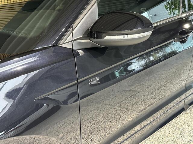 Volkswagen T-Cross 1.5 TSI R-Line Business 150 PK | Camera | Stoelverwarming | Trekhaak