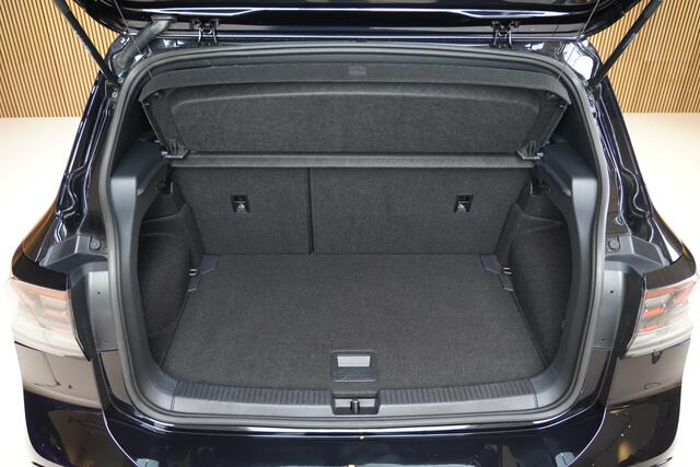 Volkswagen T-Cross 1.5TSI/150pk DSG R-Line Blackstyle|2025|Trekhaak|Navi|PDC+Camera|LED|Virtual Cockpit|Cruise+ACC|PDC|18"York Black