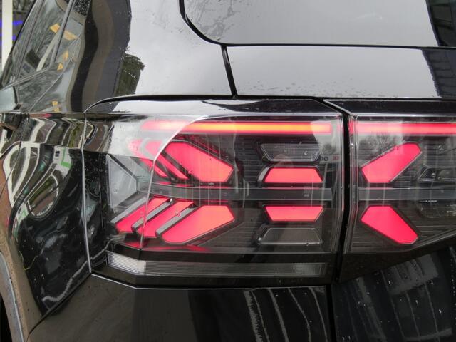 Volkswagen T-Cross 1.5 TSI 150pk R-LINE DSG-aut. / Trekhaak / IQ Light / Camera / FABRIEKS garantie