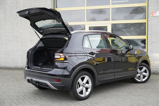 Volkswagen T-Cross 1.0 TSI Automaat! Style BJ2021 Lmv 17" | Led V+A | Pdc | Trekhaak | Achteruitrijcamera | App-Connect | Navi | Virtual cockpit | Climate control | Cruise control | Getint glas