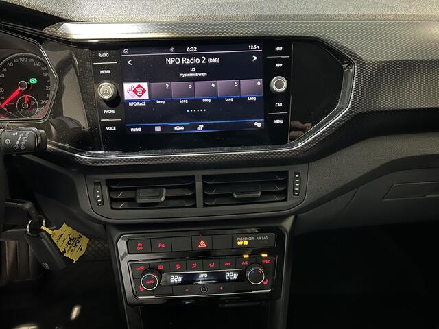 Volkswagen T-Cross 1.0 TSI Style | Apple Carplay/Android Auto | Stoelverwarming | Achteruitrijcamera |