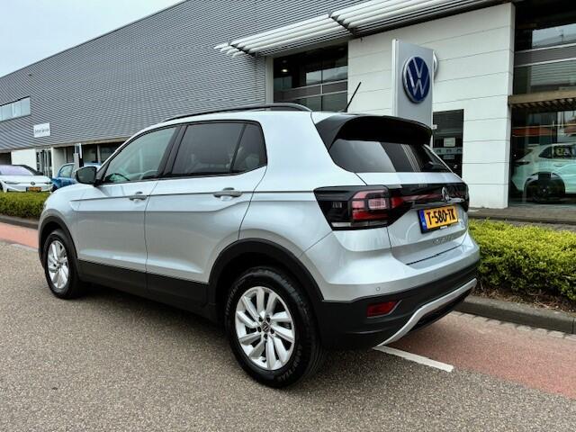 Volkswagen T-Cross 1.0 TSI Life / Carplay / Navi / Parkeersensoren V+A / 110 pk