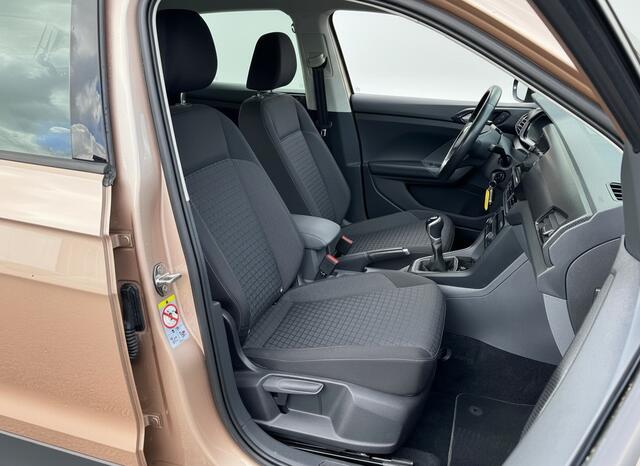 Volkswagen T-Cross TSI 95PK LIFE EDITION CARPLAY/NAVI/STOELVERW.