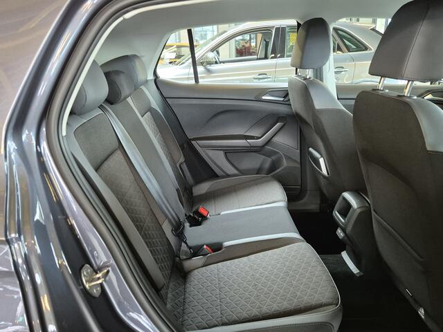 Volkswagen T-Cross 1.0 TSI R-Line -110pk- Navi | Camera | Trekhaak | LED | Dodehoek Sensor | Rijklaarprijs incl. 1 jaar Bovag garantie