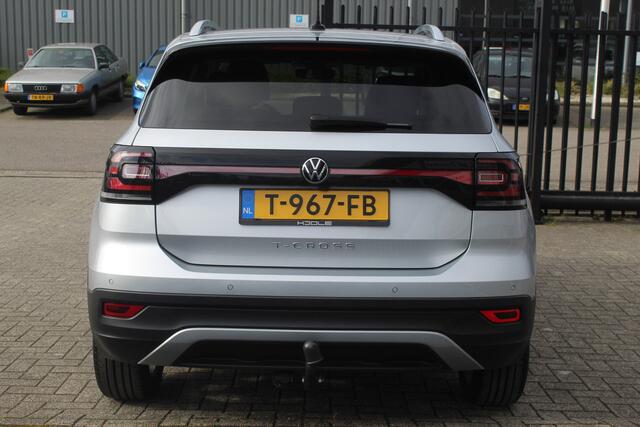 Volkswagen T-Cross 1.5 TSI Style Stoelverwarming/Achteruitrijcamera/Adaptive cruise control/Lane assist/Apple carplay/DAB/Lage km stand! 2e Paasdag geopend op Hellevoetsluis & Rotterdam van 12:00 tot 17:00