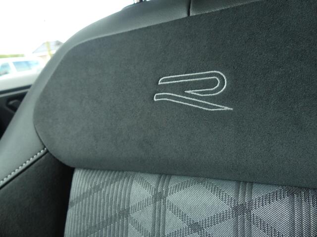 Volkswagen T-Cross 1.0 TSI R-Line / 18 inch / Full options!