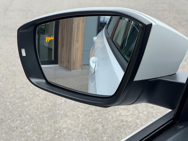 Volkswagen T-Cross 1.0 TSI Life | Trekhaak | Navi | Adap. Cruise | Dode hoek | Rijklaar incl. 1 jaar Bovag garantie